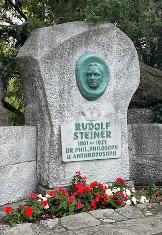 Photographie du mémorial Rudolf Steiner