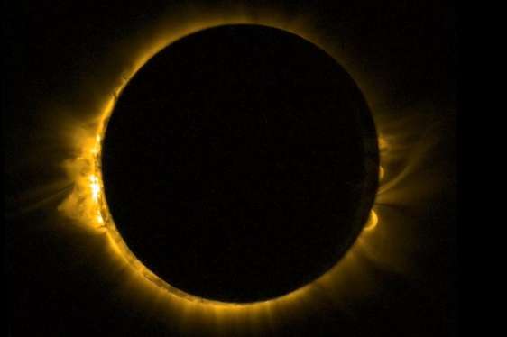 11-08-1999 Éclipse solaire capturée par les caméras de l'agence spatiale européenne 11-08-1999 Éclipse solaire capturée par les caméras de l'agence spatiale européenne